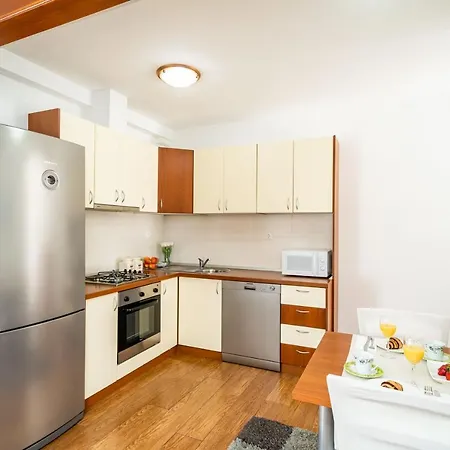 Sunday アパート *